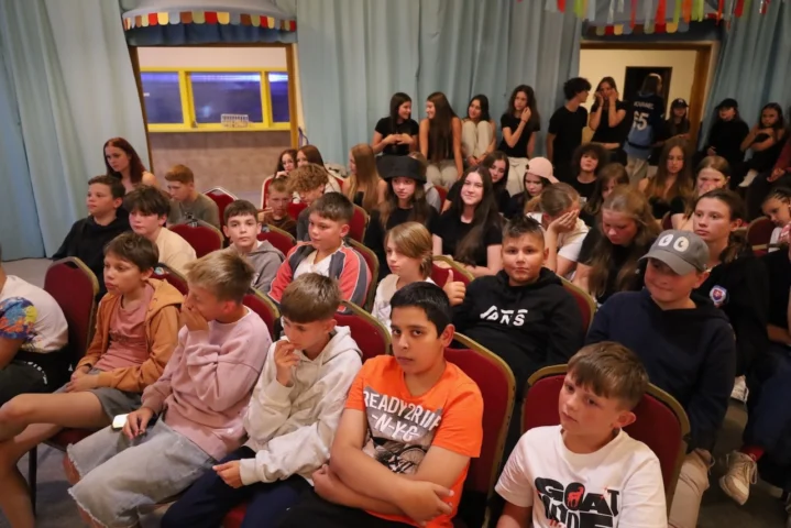 deti v letnom tábore Fantázia – 3. fantastický turnus 2026, 2. deň, Slávnostná klobúkovácia – fotka 72 z 90