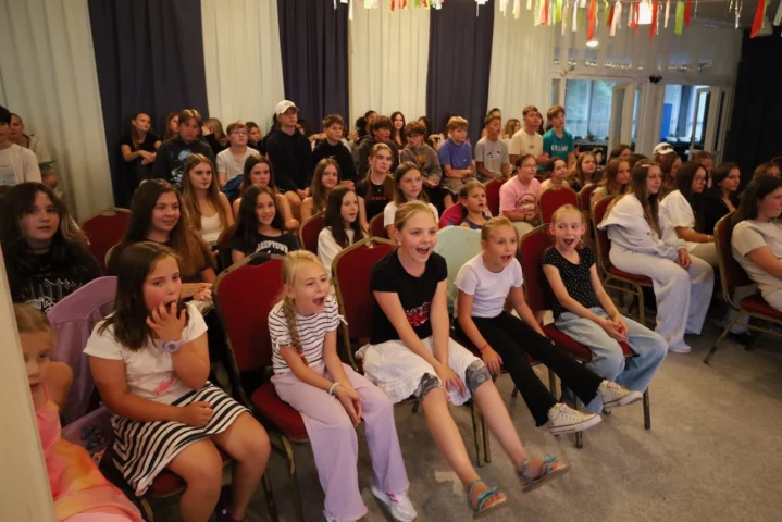 deti v letnom tábore Fantázia – 3. fantastický turnus 2026, 2. deň, Slávnostná klobúkovácia – fotka 11 z 90