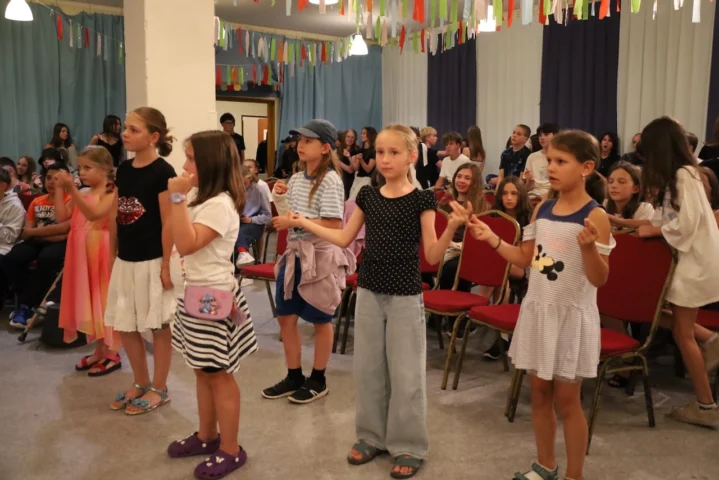 deti v letnom tábore Fantázia – 3. fantastický turnus 2026, 2. deň, Slávnostná klobúkovácia – fotka 85 z 90