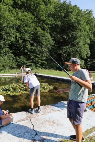 deti v letnom tábore Fantázia – 4. fantastický turnus 2026, 4. deň, Fantastické kluby poobede – fotka 16 z 48