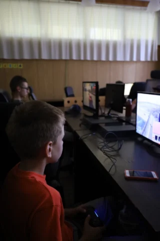 deti v letnom tábore Fantázia – 4. fantastický turnus 2026, 4. deň, Fantastické kluby poobede – fotka 24 z 48