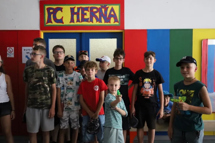 deti v letnom tábore Fantázia – 4. fantastický turnus 2026, 4. deň, Fantastické kluby poobede – fotka 8 z 48