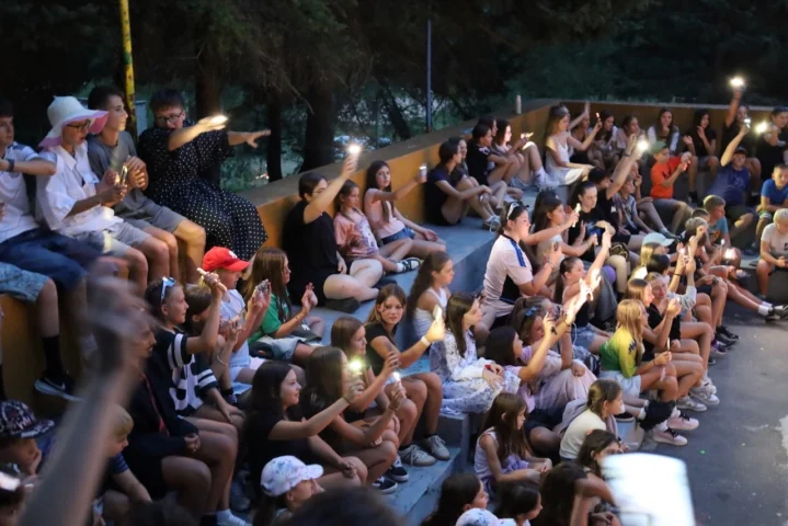 deti v letnom tábore Fantázia – 4. fantastický turnus 2026, 4. deň, Fantázia má talent – fotka 69 z 73