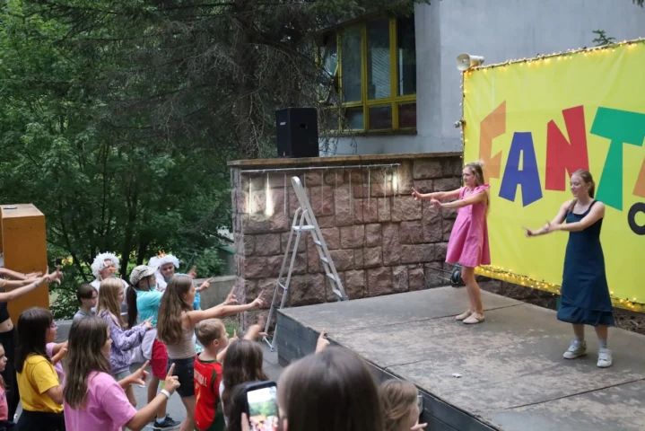 deti v letnom tábore Fantázia – 4. fantastický turnus 2026, 6. deň, Gala – fotka 15 z 50