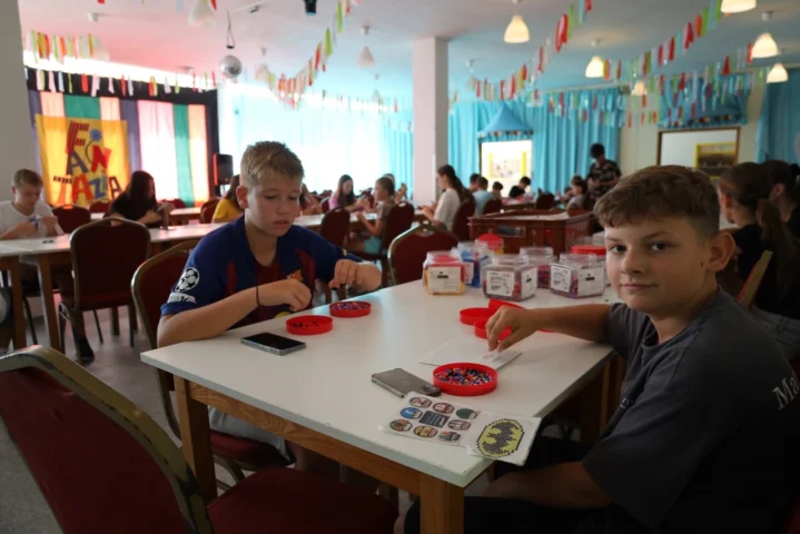 deti v letnom tábore Fantázia – 4. fantastický turnus 2026, 6. deň, Fantastické kluby dopoludnia – fotka 10 z 63