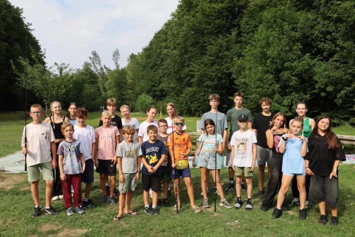 deti v letnom tábore Fantázia – 4. fantastický turnus 2026, 2. deň, Fantastické kluby popoludní – fotka 29 z 56