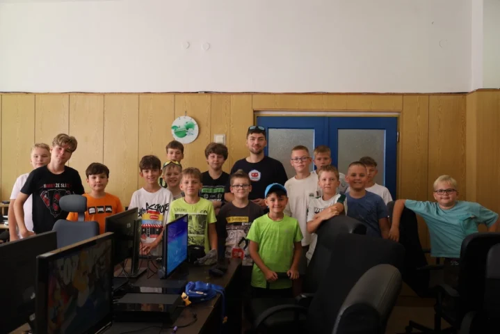 deti v letnom tábore Fantázia – 4. fantastický turnus 2026, 2. deň, Fantastické kluby dopoludnia – fotka 33 z 51