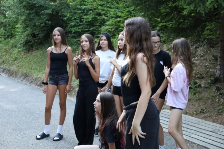 deti v letnom tábore Fantázia – 4. fantastický turnus 2026, 7. deň, Priprava na festival – fotka 14 z 20