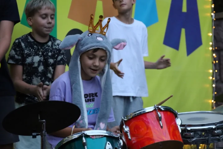 deti v letnom tábore Fantázia – 4. fantastický turnus 2026, 7. deň, Hudobný festival – fotka 51 z 93
