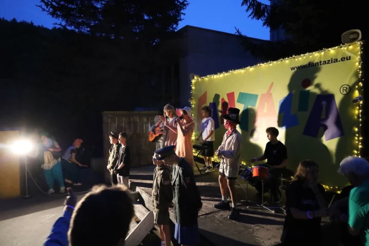 deti v letnom tábore Fantázia – 4. fantastický turnus 2026, 7. deň, Hudobný festival – fotka 81 z 93