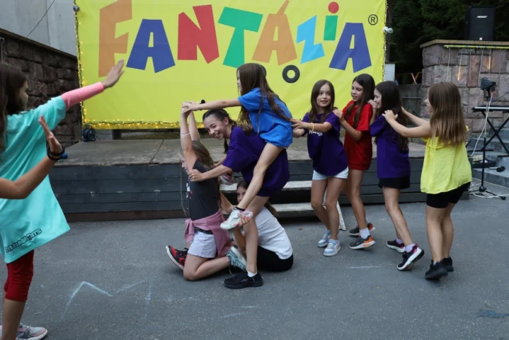 deti v letnom tábore Fantázia – 4. fantastický turnus 2026, 7. deň, Hudobný festival – fotka 20 z 93