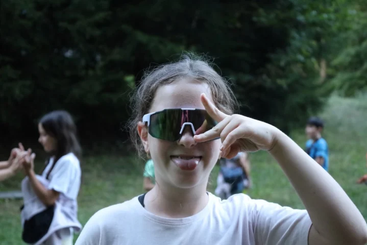 deti v letnom tábore Fantázia – 4. fantastický turnus 2026, 5. deň, Opekačka – fotka 8 z 42