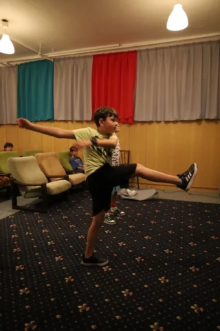 deti v letnom tábore Fantázia – 4. fantastický turnus 2026, 5. deň, Fantastické Kluby ráno – fotka 38 z 49