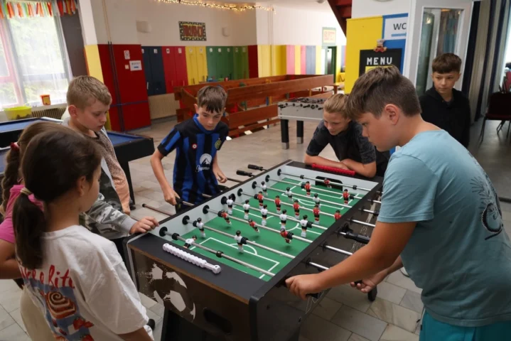 deti v letnom tábore Fantázia – 1. fantastický turnus 2026, 6. deň, Fantastické kluby dopoludnia – fotka 15 z 79