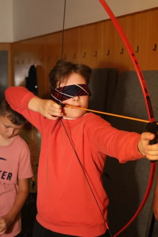 deti v letnom tábore Fantázia – 1. fantastický turnus 2026, 6. deň, Fantastické kluby dopoludnia – fotka 7 z 79