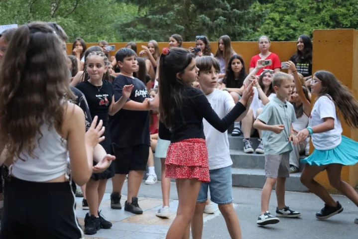 deti v letnom tábore Fantázia – 4. fantastický turnus 2026, 3. deň, Let's dance – fotka 6 z 76