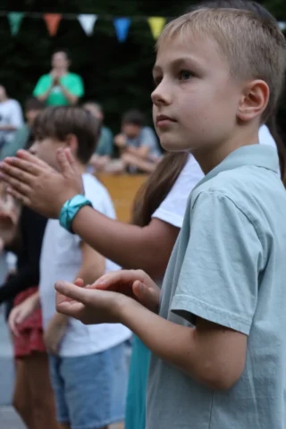deti v letnom tábore Fantázia – 4. fantastický turnus 2026, 3. deň, Let's dance – fotka 10 z 76