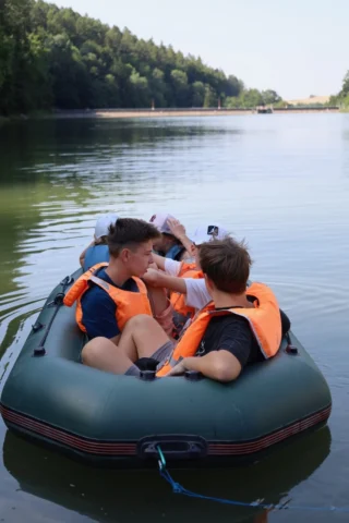 deti v letnom tábore Fantázia – 4. fantastický turnus 2026, 3. deň, Fantastické kluby ráno – fotka 5 z 57