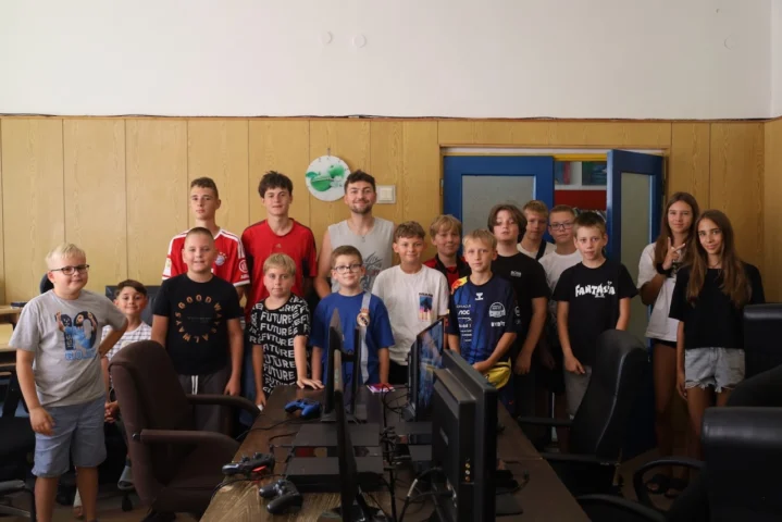 deti v letnom tábore Fantázia – 4. fantastický turnus 2026, 3. deň, Fantastické kluby ráno – fotka 34 z 57