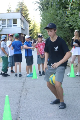 deti v letnom tábore Fantázia – 4. fantastický turnus 2026, 9. deň, Jarmok – fotka 32 z 82