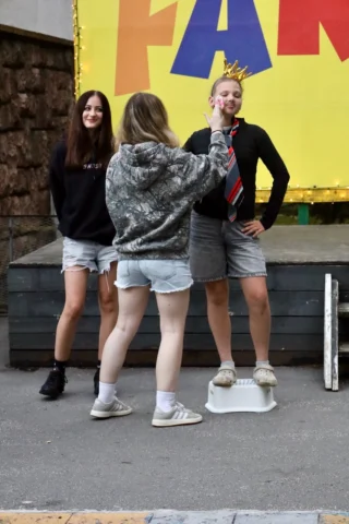 deti v letnom tábore Fantázia – 1. fantastický turnus 2026, 2. deň, Klobúkovácia – fotka 72 z 90