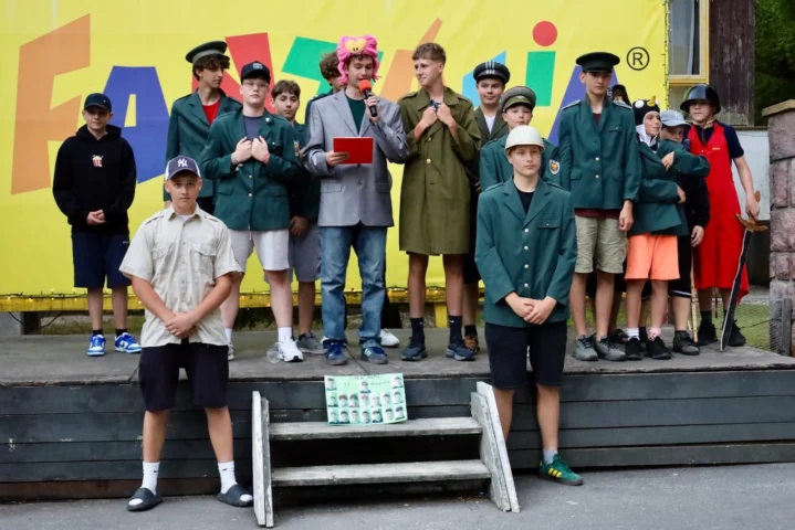 deti v letnom tábore Fantázia – 1. fantastický turnus 2026, 2. deň, Klobúkovácia – fotka 74 z 90