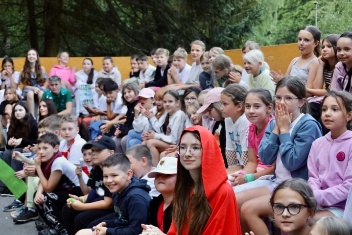 deti v letnom tábore Fantázia – 1. fantastický turnus 2026, 2. deň, Klobúkovácia – fotka 7 z 90