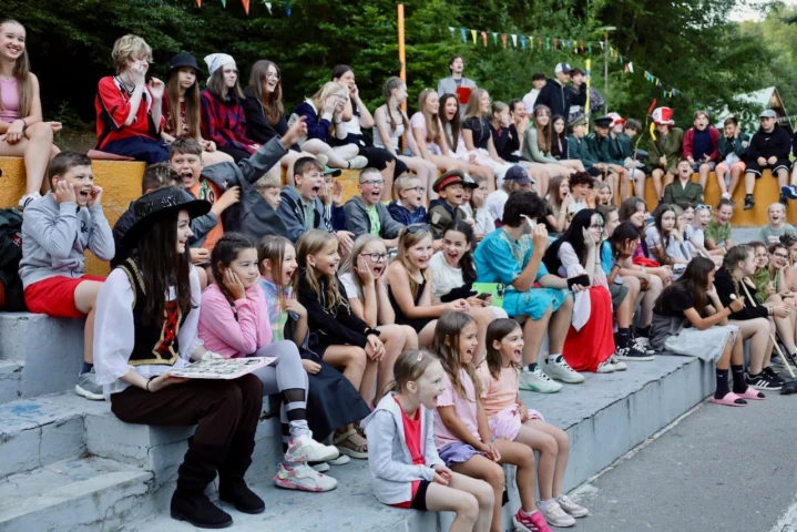 deti v letnom tábore Fantázia – 1. fantastický turnus 2026, 2. deň, Klobúkovácia – fotka 1 z 90