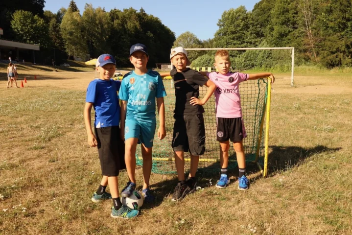 deti v letnom tábore Fantázia – 5. fantastický turnus 2026, 4. deň, Fantastické kluby popoludni – fotka 16 z 75