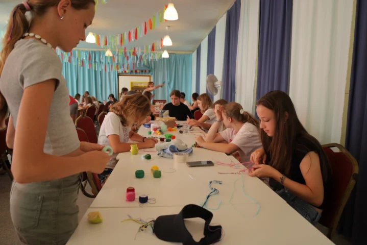 deti v letnom tábore Fantázia – 5. fantastický turnus 2026, 4. deň, Fantastické kluby dopoludnia – fotka 70 z 102