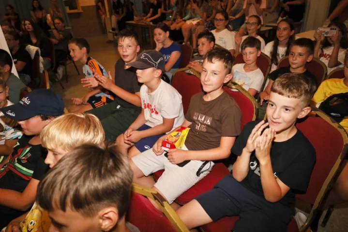 deti v letnom tábore Fantázia – 5. fantastický turnus 2026, 6. deň, Gala – fotka 59 z 78