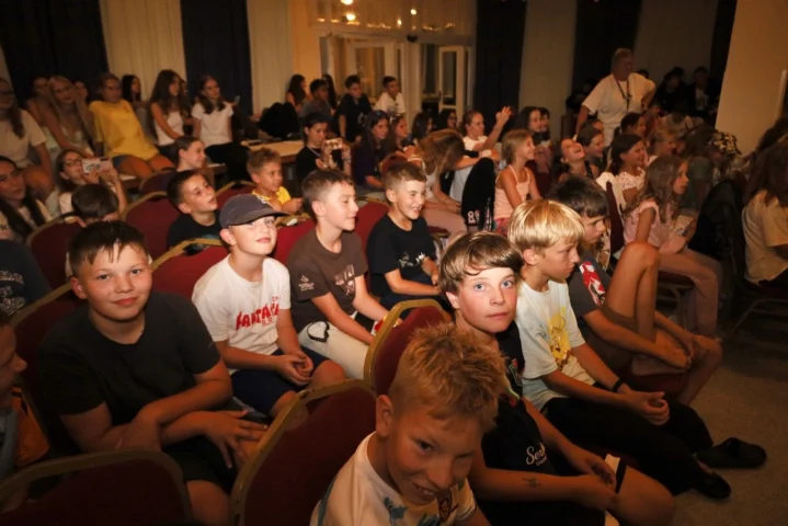 deti v letnom tábore Fantázia – 5. fantastický turnus 2026, 6. deň, Gala – fotka 52 z 78