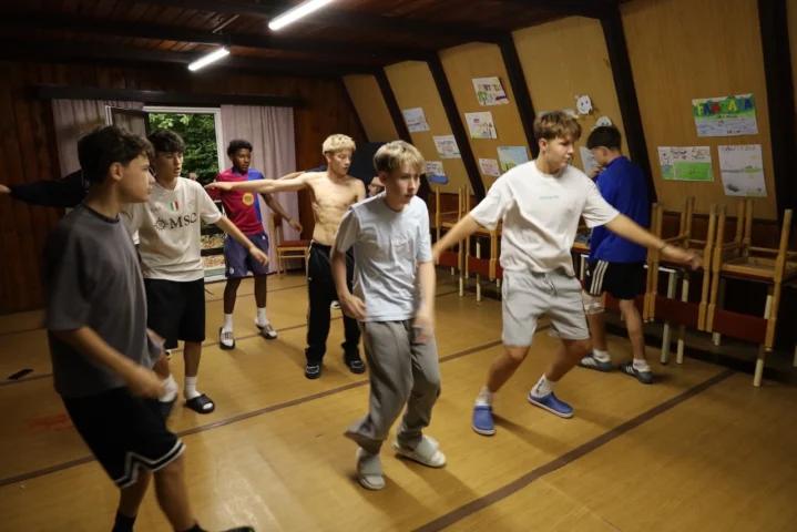 deti v letnom tábore Fantázia – 5. fantastický turnus 2026, 7. deň, Príprava na festival – fotka 39 z 58