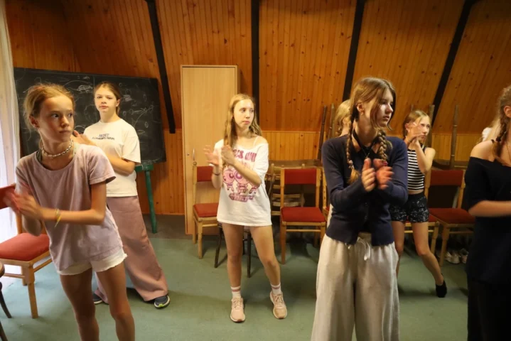 deti v letnom tábore Fantázia – 5. fantastický turnus 2026, 7. deň, Príprava na festival – fotka 24 z 58