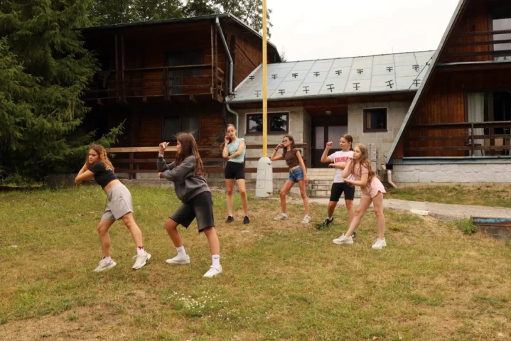 deti v letnom tábore Fantázia – 5. fantastický turnus 2026, 7. deň, Príprava na festival – fotka 31 z 58