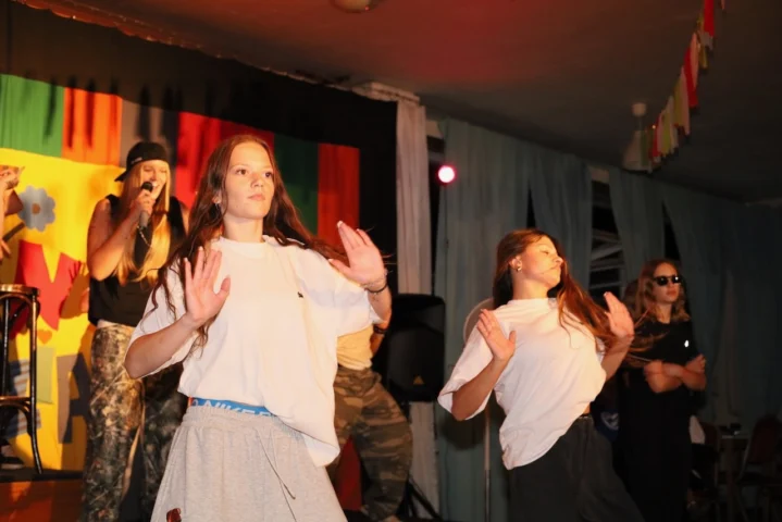 deti v letnom tábore Fantázia – 5. fantastický turnus 2026, 7. deň, Hudobný festival – fotka 125 z 140
