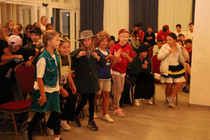 deti v letnom tábore Fantázia – 5. fantastický turnus 2026, 7. deň, Hudobný festival – fotka 24 z 140