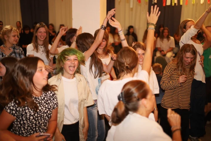 deti v letnom tábore Fantázia – 5. fantastický turnus 2026, 7. deň, Hudobný festival – fotka 5 z 140