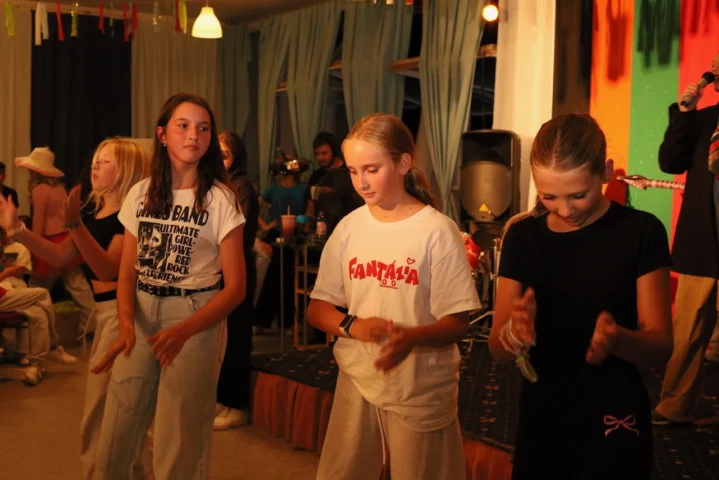 deti v letnom tábore Fantázia – 5. fantastický turnus 2026, 7. deň, Hudobný festival – fotka 70 z 140