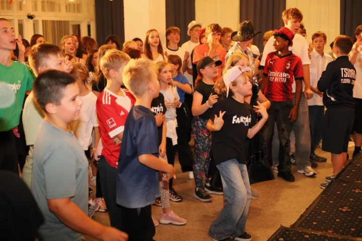 deti v letnom tábore Fantázia – 5. fantastický turnus 2026, 7. deň, Hudobný festival – fotka 97 z 140
