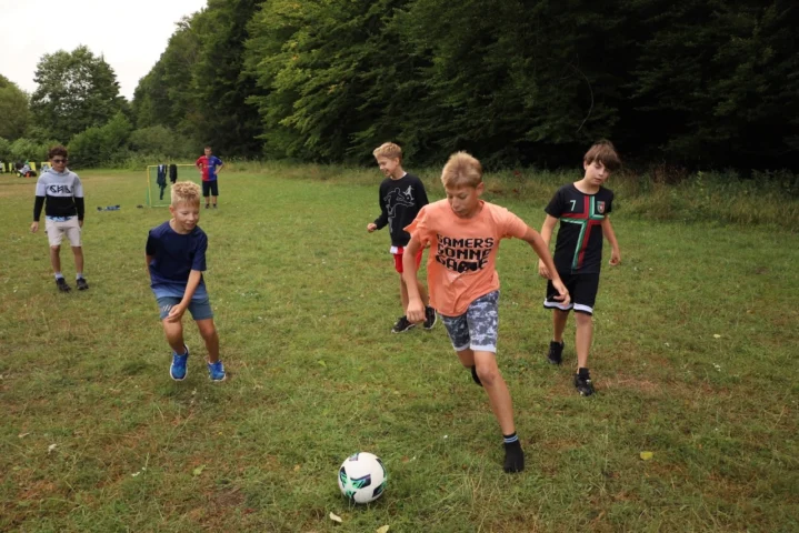 deti v letnom tábore Fantázia – 5. fantastický turnus 2026, 7. deň, Fantastické kluby dopoludnia – fotka 36 z 130