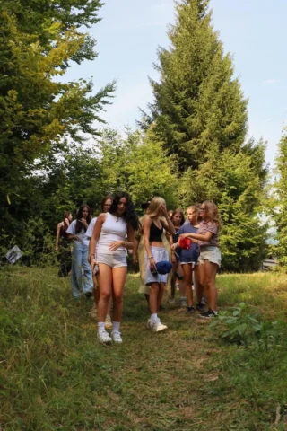 deti v letnom tábore Fantázia – 5. fantastický turnus 2026, 5. deň, Tajomstvo lesa – fotka 81 z 85