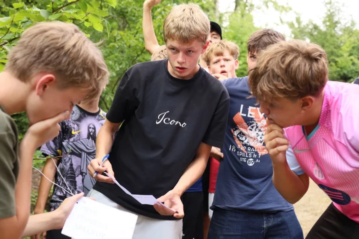 deti v letnom tábore Fantázia – 5. fantastický turnus 2026, 5. deň, Tajomstvo lesa – fotka 74 z 85