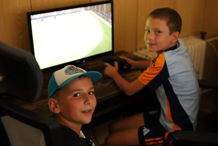 deti v letnom tábore Fantázia – 5. fantastický turnus 2026, 5. deň, Fantastické kluby popoludní – fotka 65 z 76