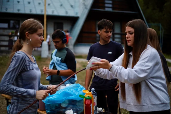 deti v letnom tábore Fantázia – 5. fantastický turnus 2026, 5. deň, Opekačka – fotka 29 z 54