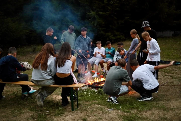 deti v letnom tábore Fantázia – 5. fantastický turnus 2026, 5. deň, Opekačka – fotka 25 z 54