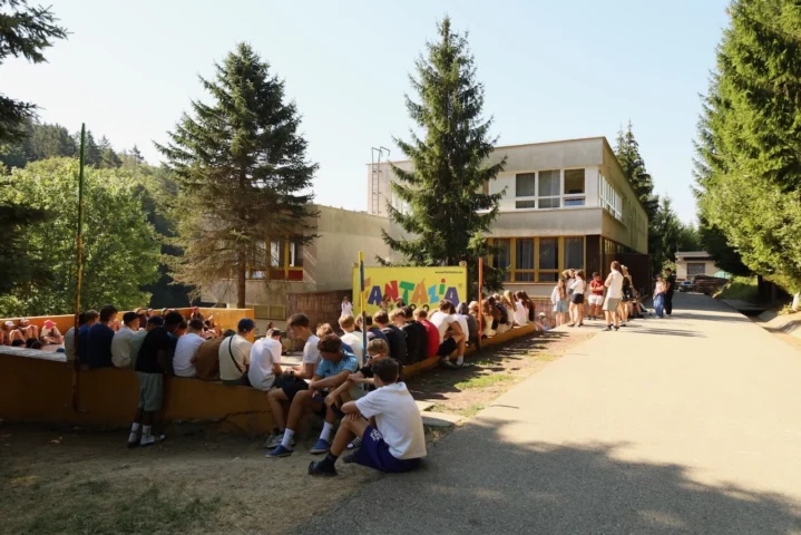 deti v letnom tábore Fantázia – 5. fantastický turnus 2026, 5. deň, Fantastické kluby dopoludnia – fotka 1 z 116