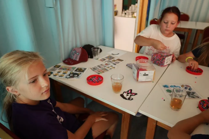 deti v letnom tábore Fantázia – 5. fantastický turnus 2026, 5. deň, Fantastické kluby dopoludnia – fotka 70 z 116