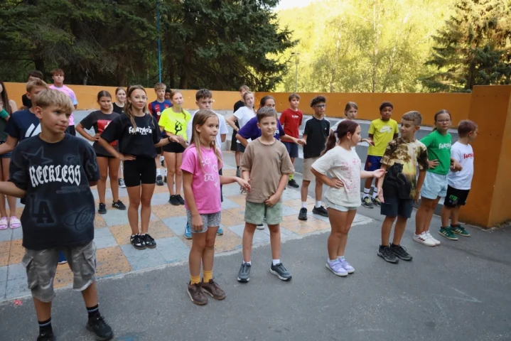 deti v letnom tábore Fantázia – 5. fantastický turnus 2026, 3. deň, Fantastické kluby popoludní – fotka 60 z 82