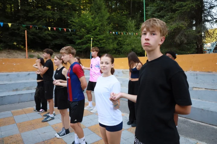 deti v letnom tábore Fantázia – 5. fantastický turnus 2026, 3. deň, Fantastické kluby popoludní – fotka 58 z 82